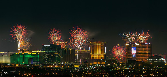 FireworksLV20210704_0025-Edit-3